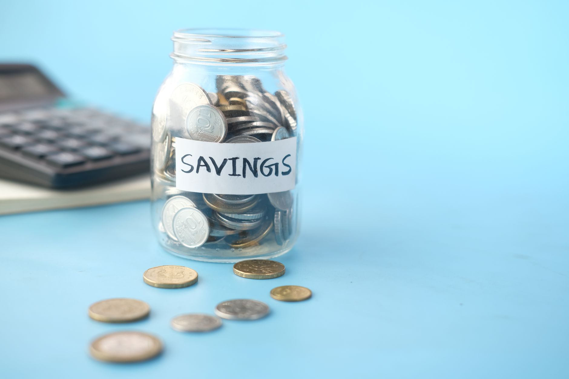 Piggy bank savings calculator representing compound interest growth on savings accounts